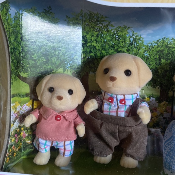 NEW CALICO CRITTERS YELLOW LABRADOR FAMILY, EPOCH - Picture 2 of 7